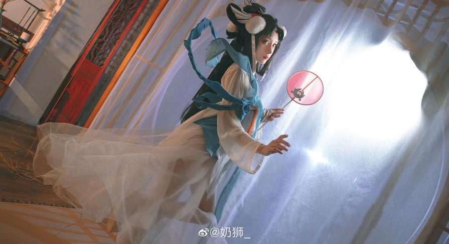 奶狮不咬人cos狼与香辛料：放松心情，欣赏cosplayから照片